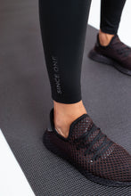 Load image into Gallery viewer, Women’s Hourglass Leggings