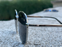 Load image into Gallery viewer, Iconic Sunglasses