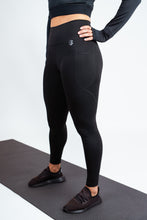 Load image into Gallery viewer, Women’s Hourglass Leggings